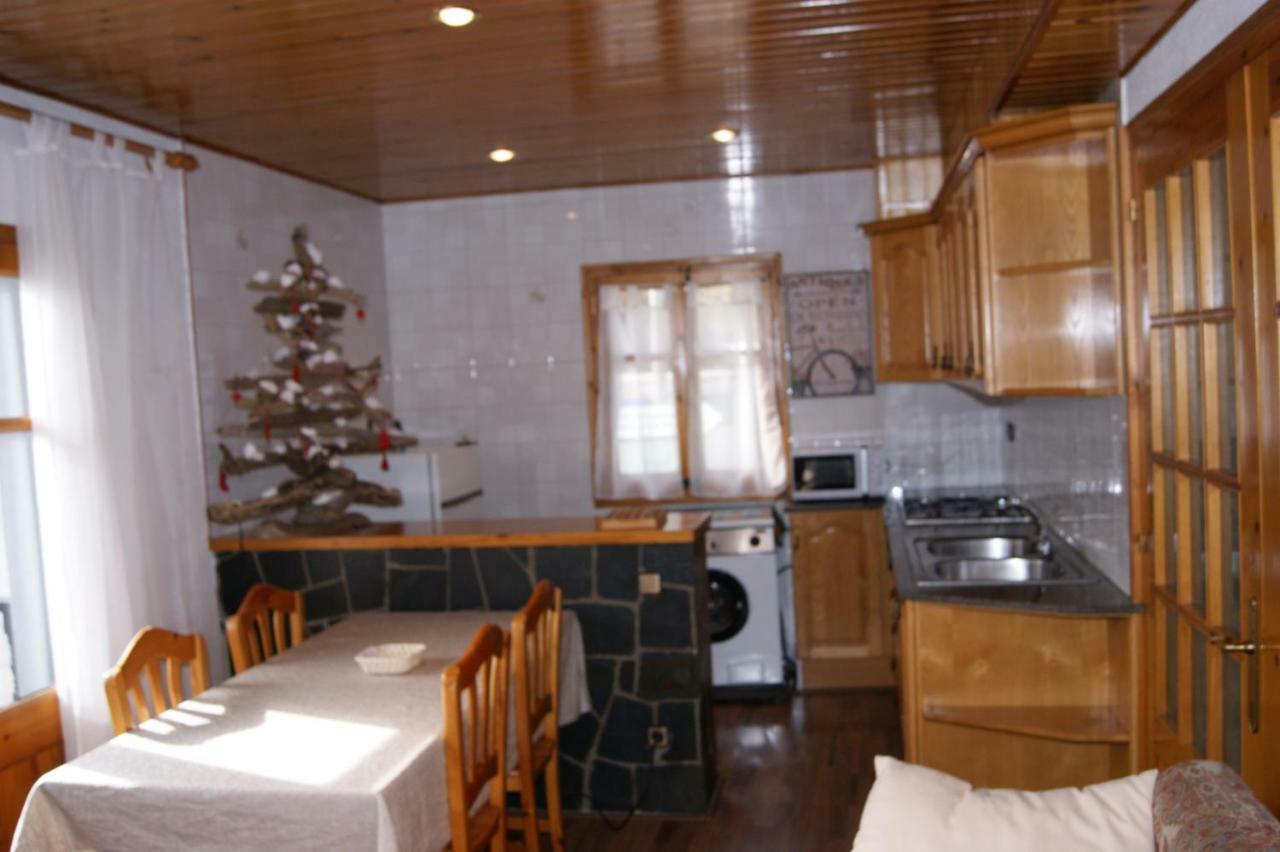 Apartaments Pont Romanic Espot Bagian luar foto