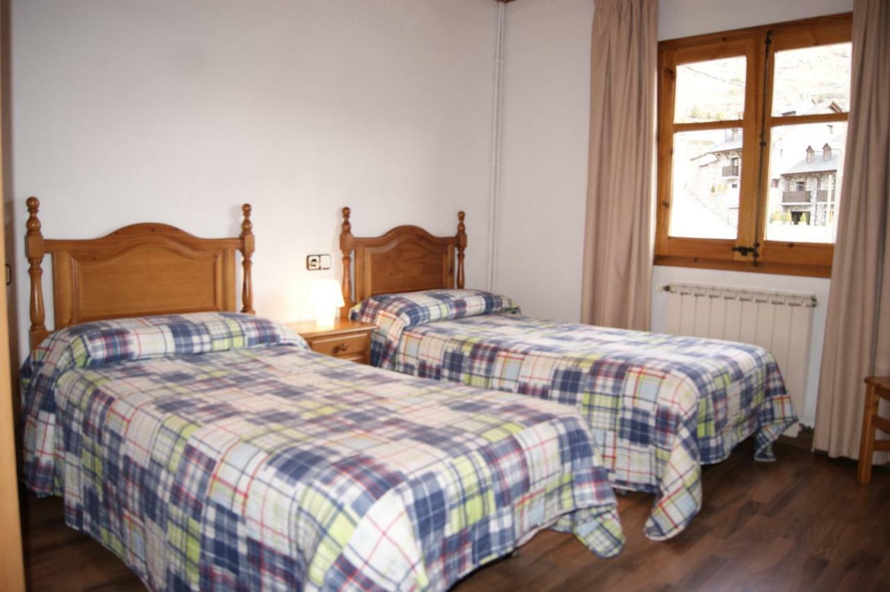 Apartaments Pont Romanic Espot Bagian luar foto